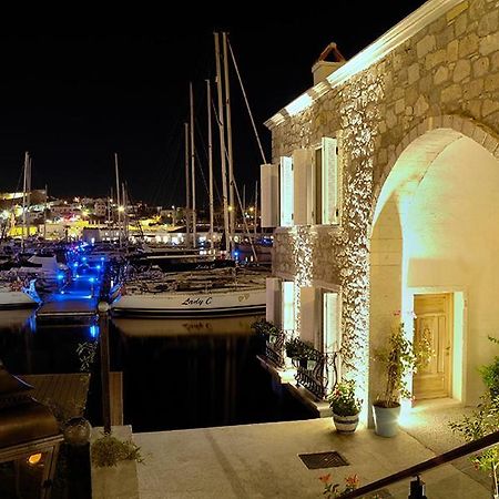 Cesme Marina Konukevi Hostel Exterior photo