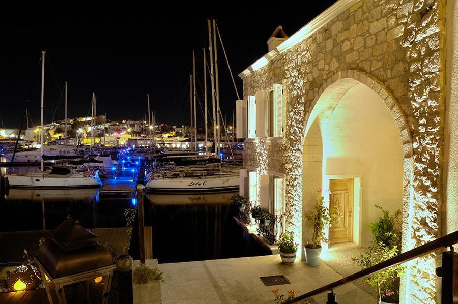 Cesme Marina Konukevi Hostel Exterior photo